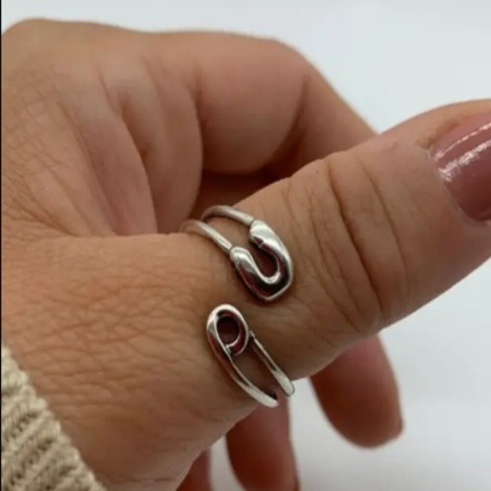 Boho Chic Sterling Silver Safety Pin Thumb Ring - Adjustable Safety Pin Design - Picture 4 of 4